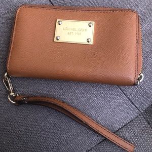 Michael Kors Wristlet Wallet